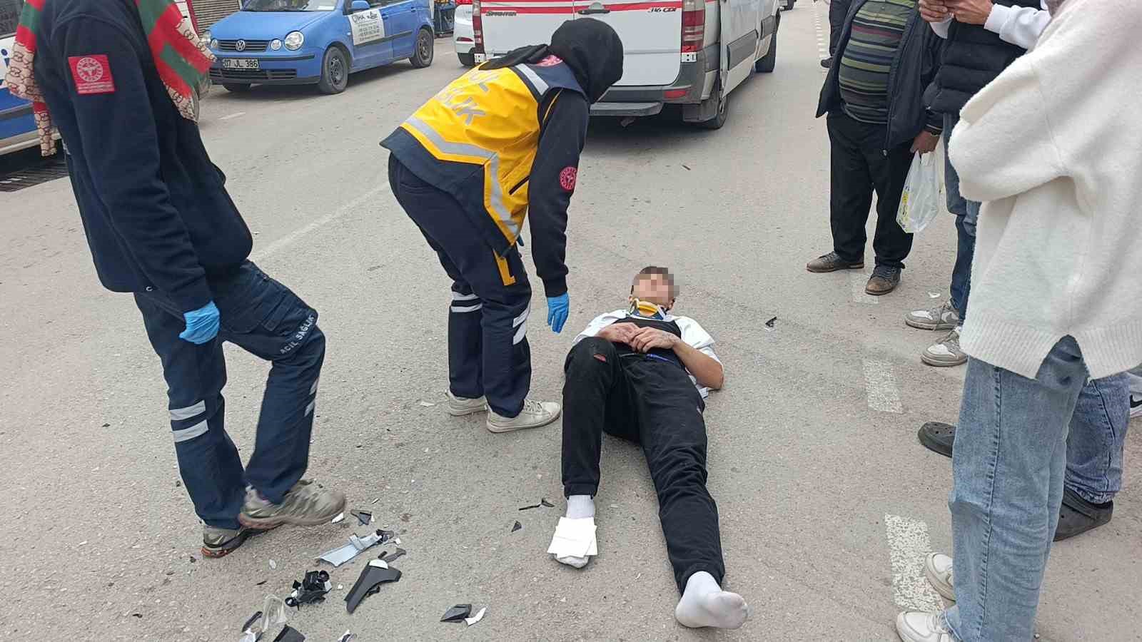 otoparka donen otomobil ile motosiklet carpisti 1 yarali 4 yO3WIBNk