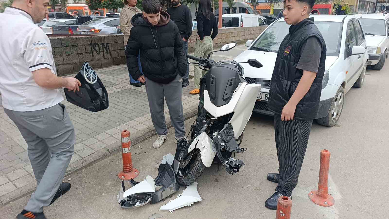 otoparka donen otomobil ile motosiklet carpisti 1 yarali 6 YfjWVfrk