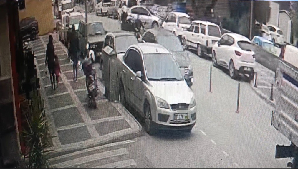otoparka donen otomobil ile motosiklet carpisti 1 yarali 7 GqlX66tH
