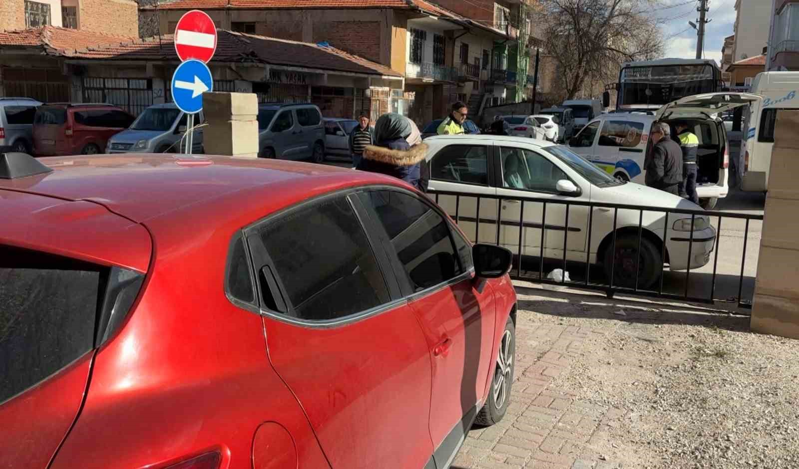 otoparkta suruculeri mahsur birakti gelince de bilemedim ki dedi 3 YfMmVR1Z