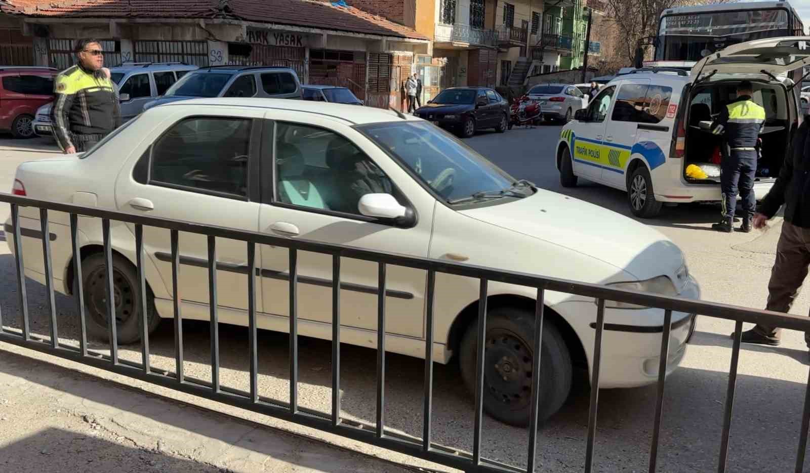 otoparkta suruculeri mahsur birakti gelince de bilemedim ki dedi 5 bSsfFnzS