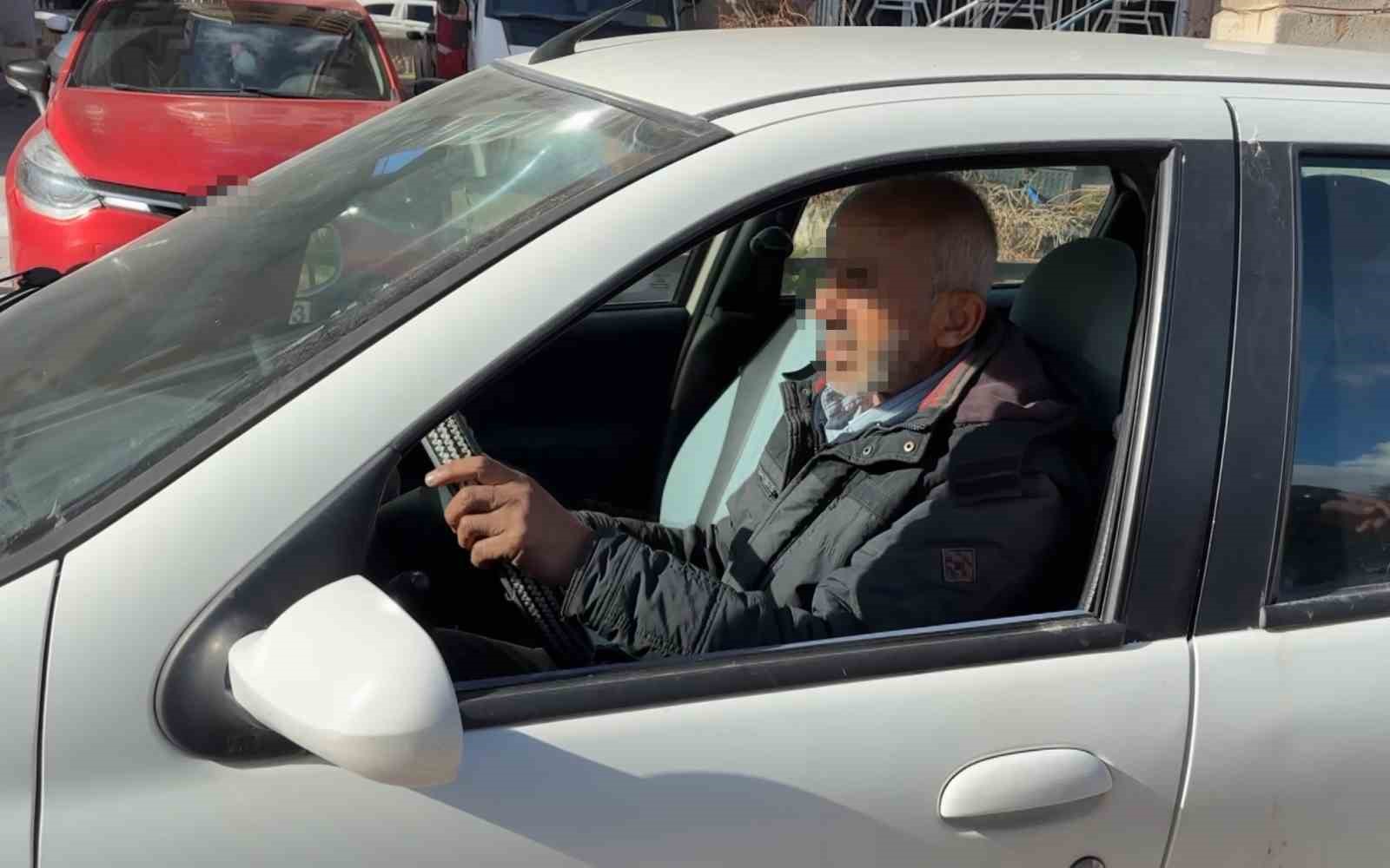 otoparkta suruculeri mahsur birakti gelince de bilemedim ki dedi 6