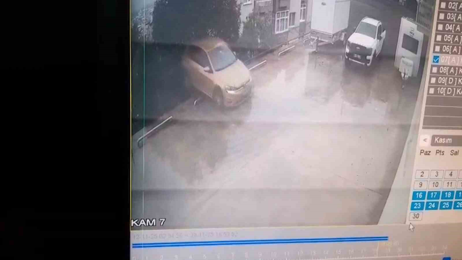 otoparktan cikan otomobil 10 metrelik yukseklikten bahceye uctu 1 yarali 1 j4ipUyjO