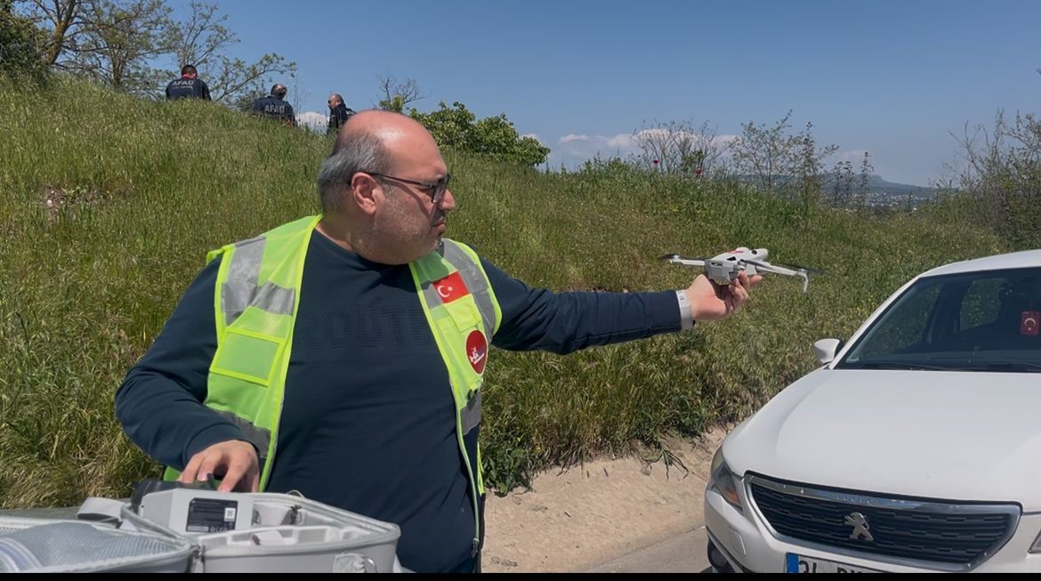 otoyola 5 yasinda cocuk birakildi ihbari ekipleri alarma gecirdi 4 fGpIcLwX