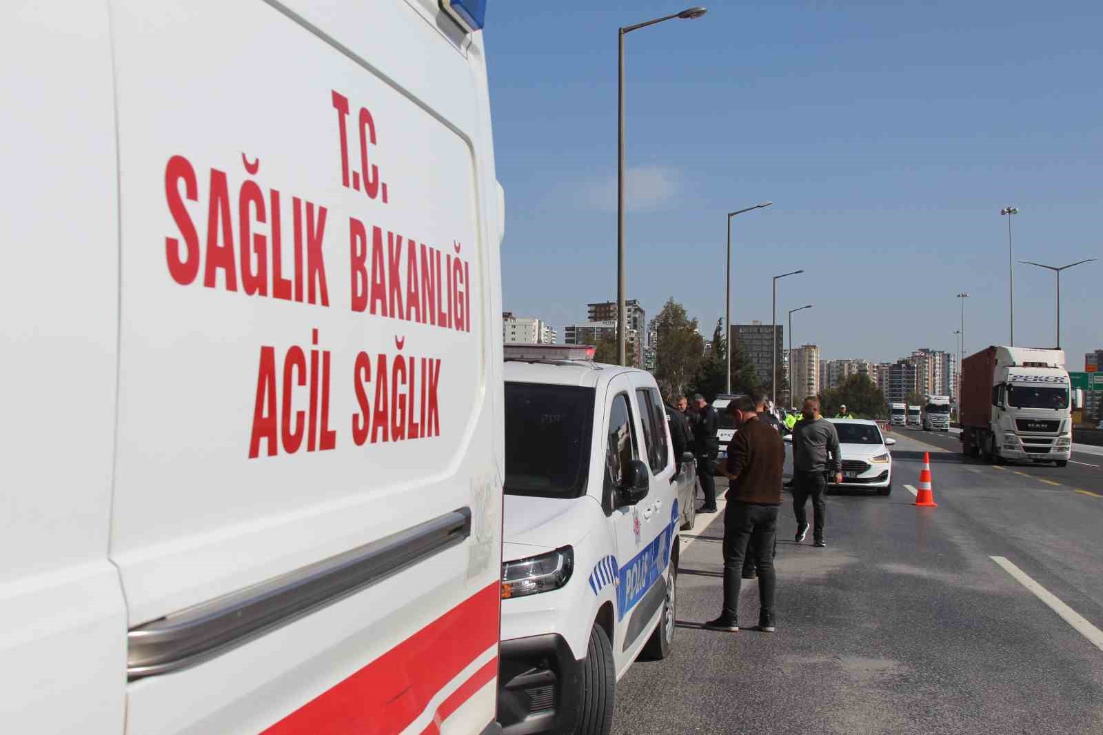 otoyolda arac icinde sir olum basindan tufekle vurulmus halde bulundu 1 aZmQSWNt