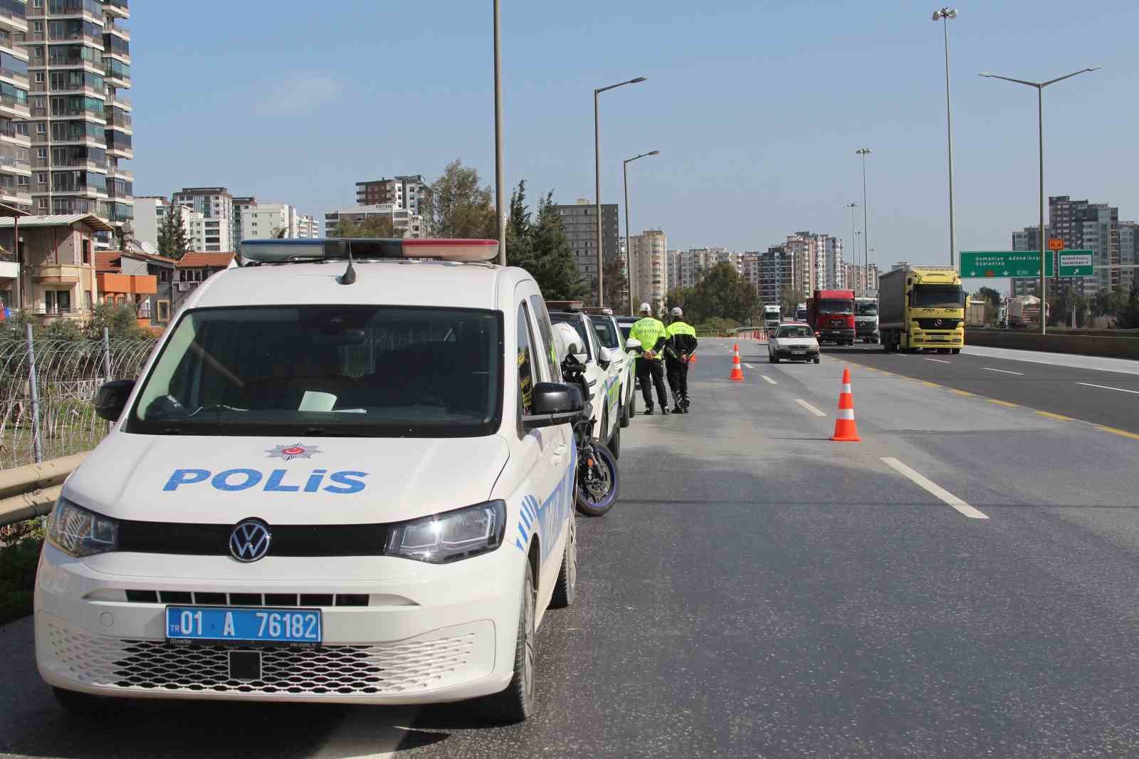 otoyolda arac icinde sir olum basindan tufekle vurulmus halde bulundu 3 HagBtvW1