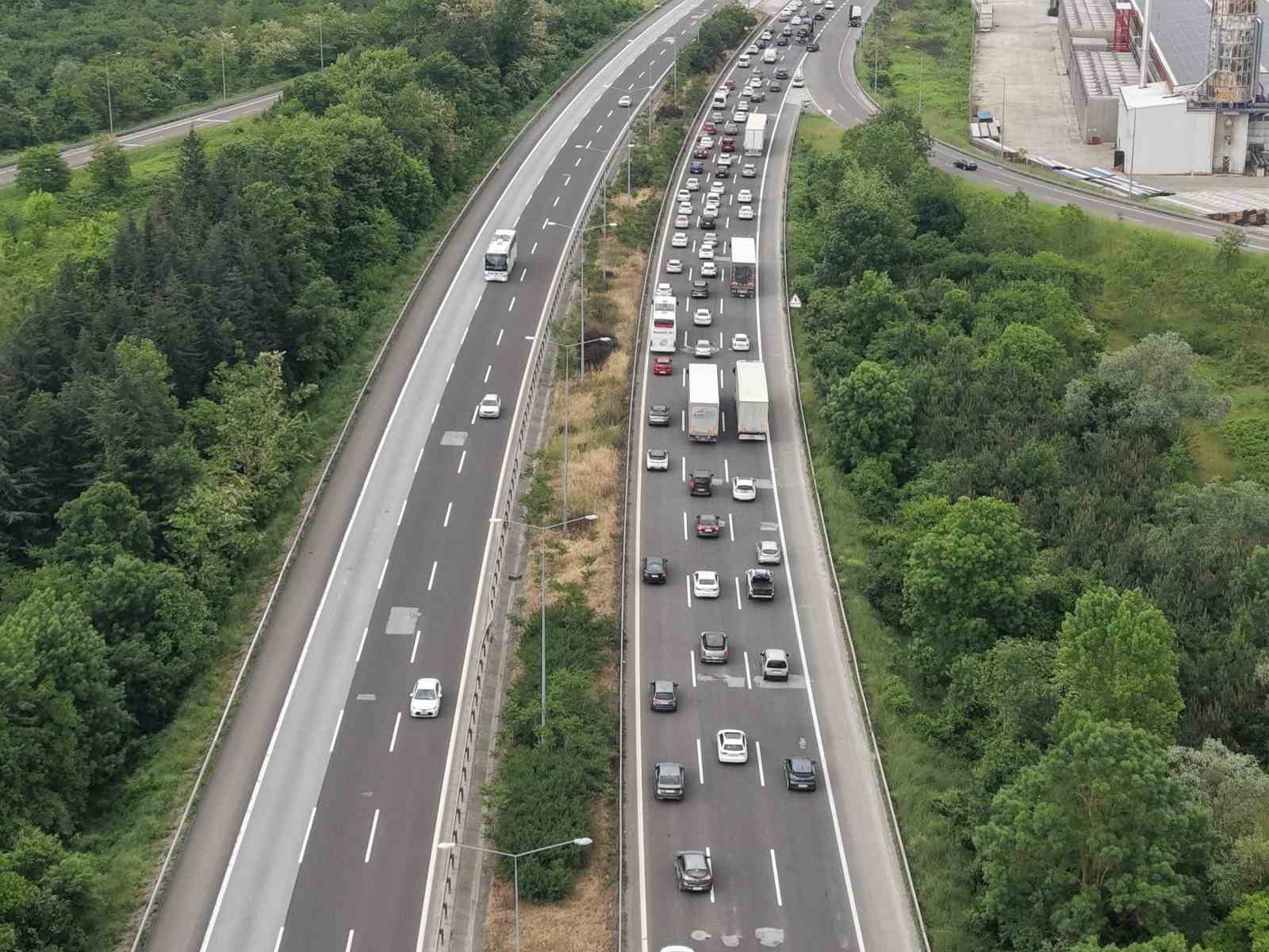 otoyolda bayram yogunlugu artti trafik yavasladi 2 z45nJJal