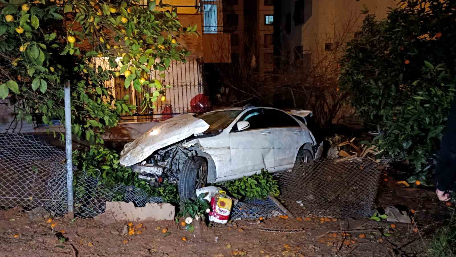 otoyolda feci kaza anne yaralandi surucu oglu oldu 0 TSATfLeN