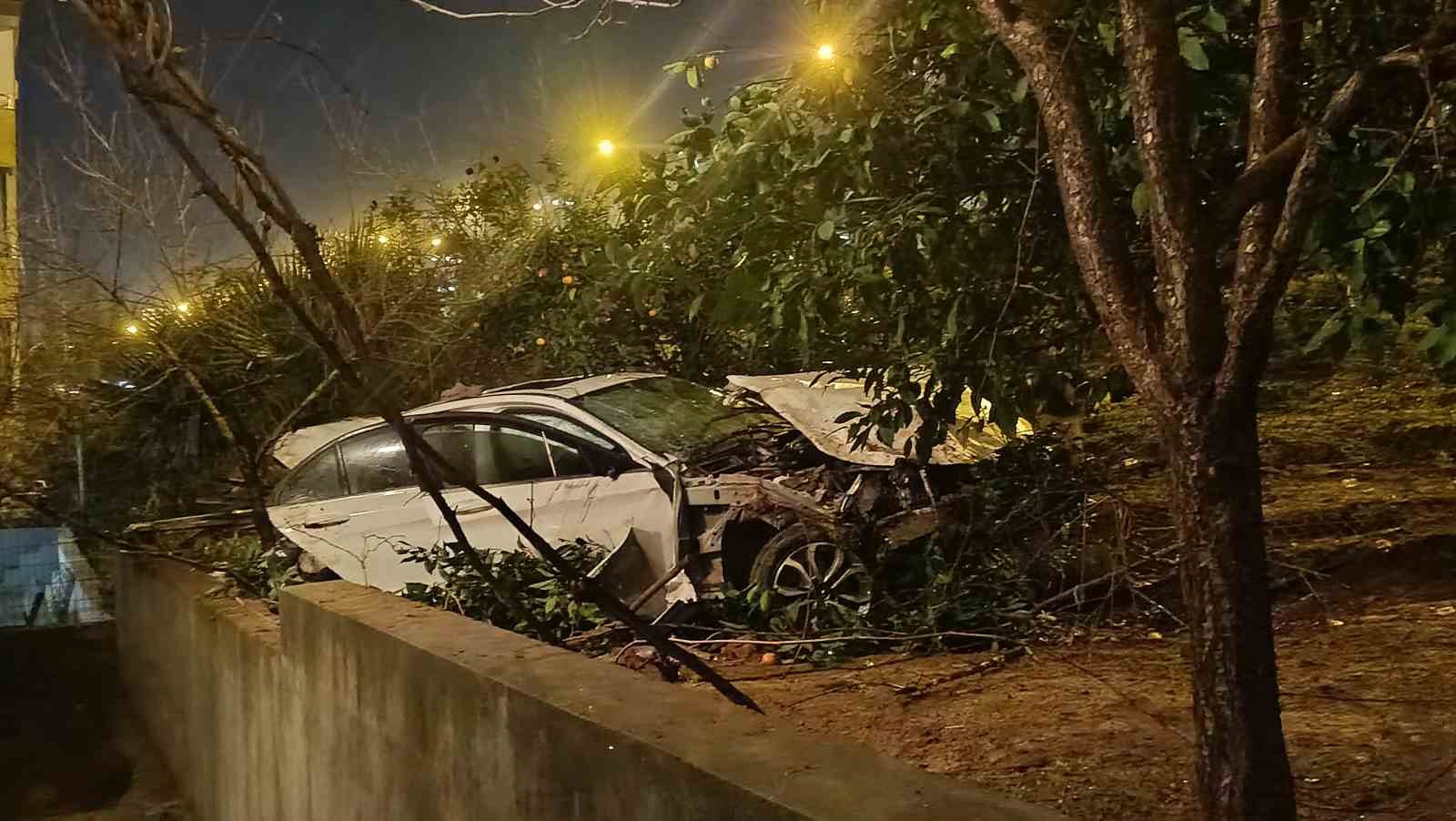 otoyolda feci kaza anne yaralandi surucu oglu oldu 2 8tcABKR2