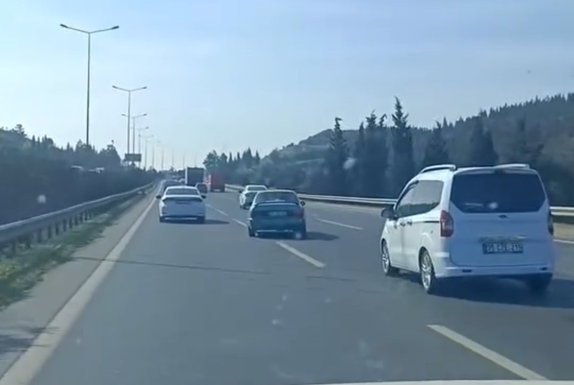 Otoyolda makas atınca 90 bin lira ceza yedi 4 otoyolda makas atinca 90 bin lira ceza yedi 0 p9gJGUqC