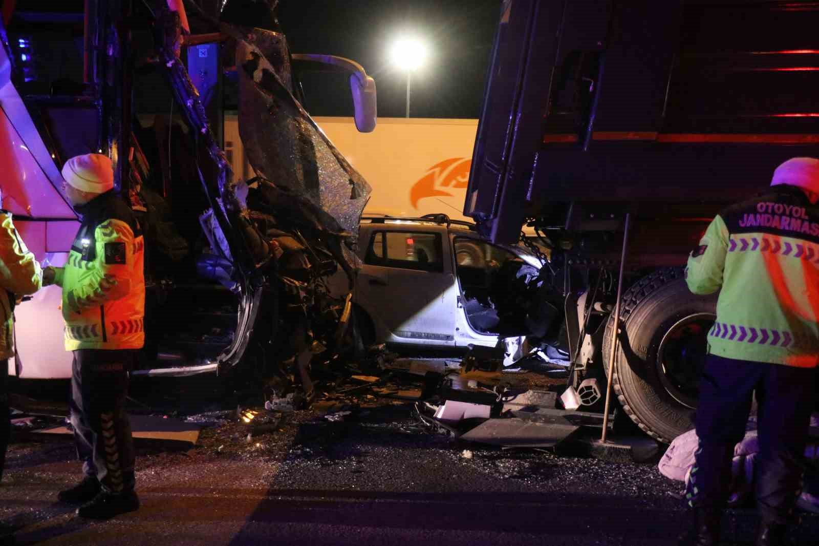 otoyoldaki feci kazada olen genc son yolculuguna ugurlandi 3 ZStR6z8N