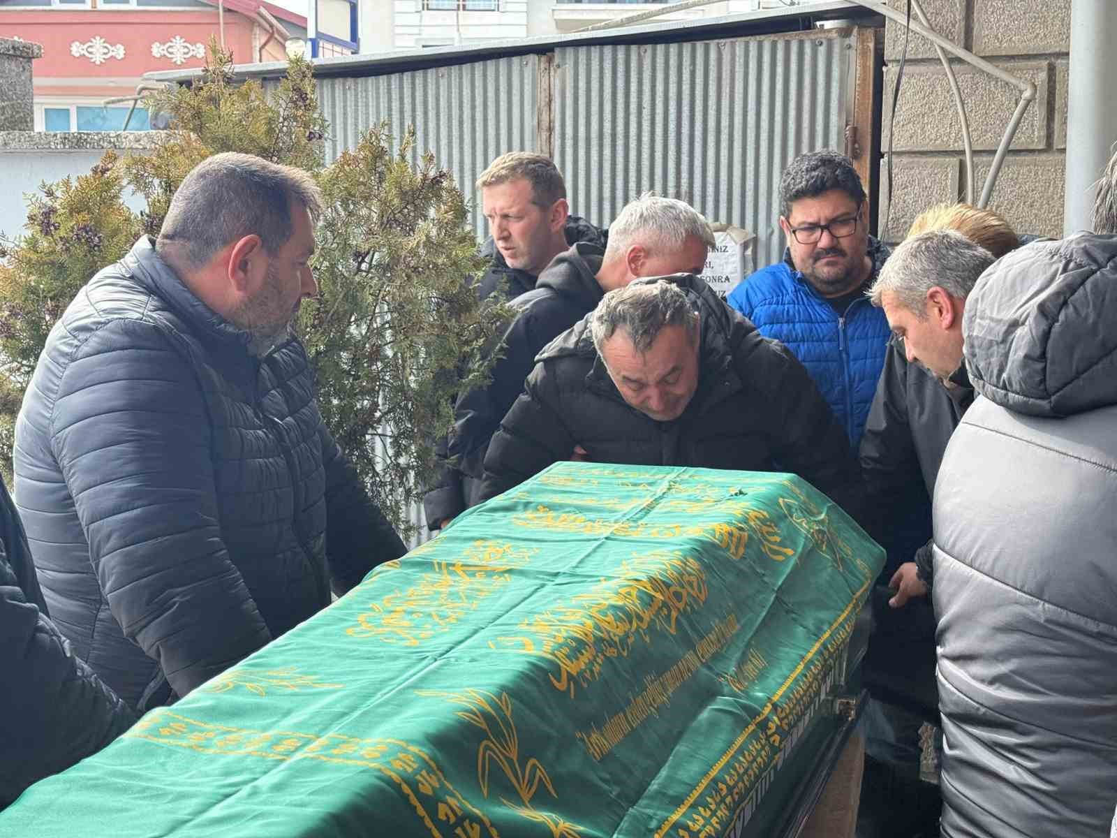 otoyoldaki feci kazada olen genc son yolculuguna ugurlandi 4 2lh53BSI