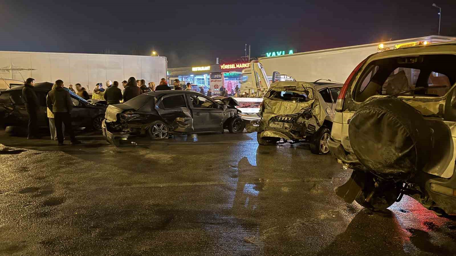 Otoyoldaki feci kazada tır sürücüsü yaşananları anlattı: "Gelen vurdu, giden vurdu" 4 otoyoldaki feci kazada tir surucusu yasananlari anlatti gelen vurdu giden vurdu 0 mrikwXFt