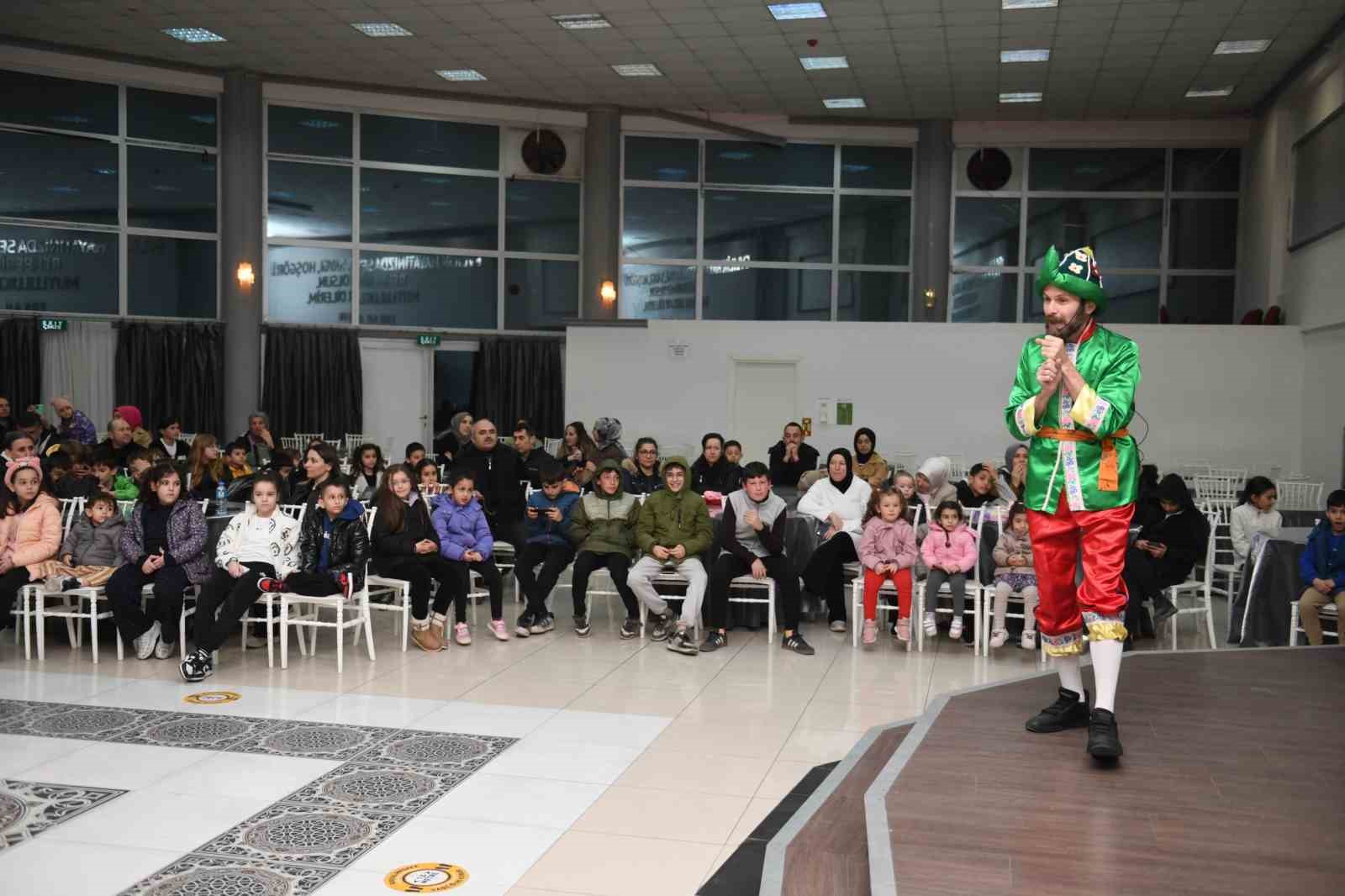 ovaakca karagoz ve sihirbazlik gosterisiyle senlendi 1 kdRdIXWw