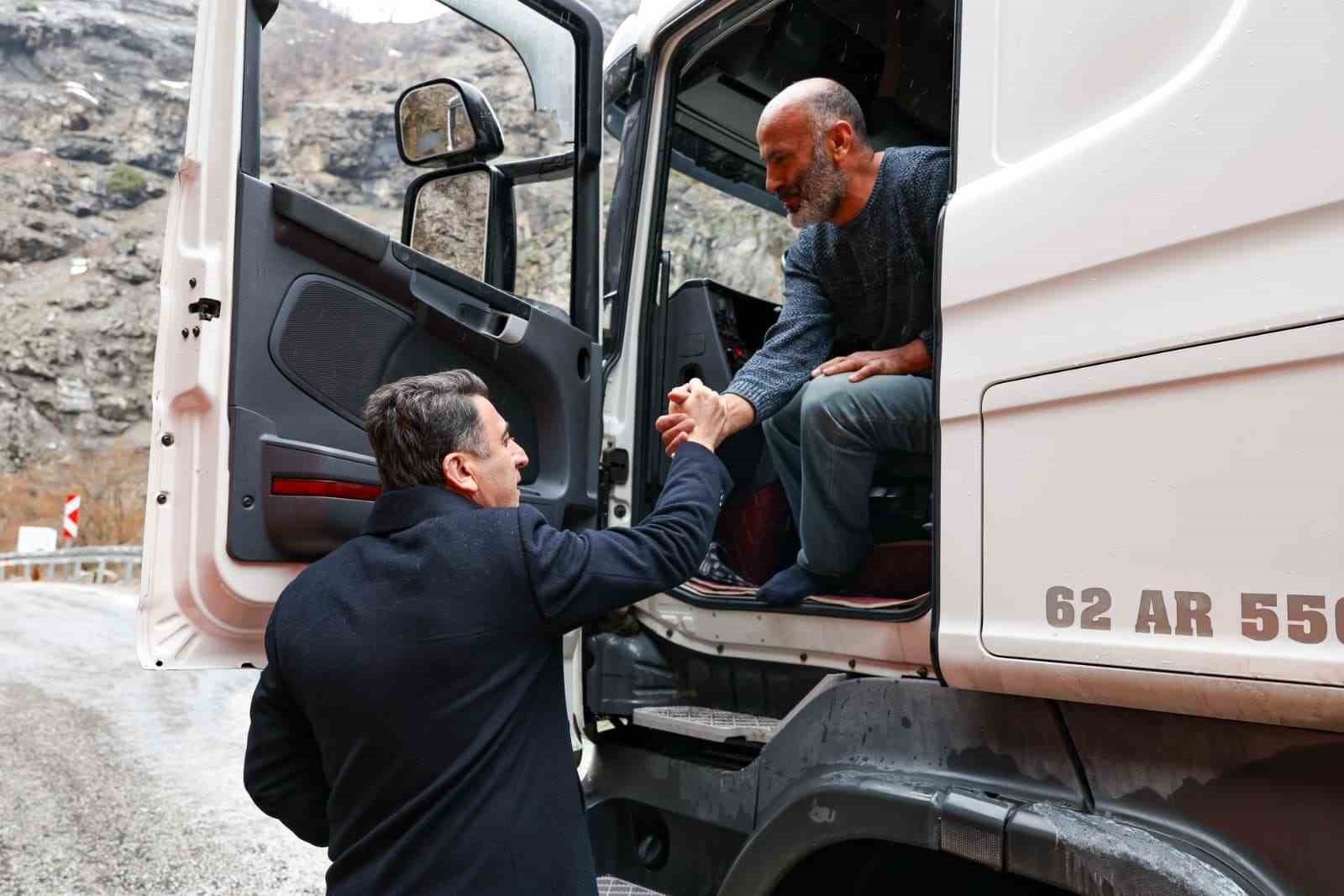ovacik yolunda tehlikeli virajlar genisletiliyor 2 rsmJQjlz