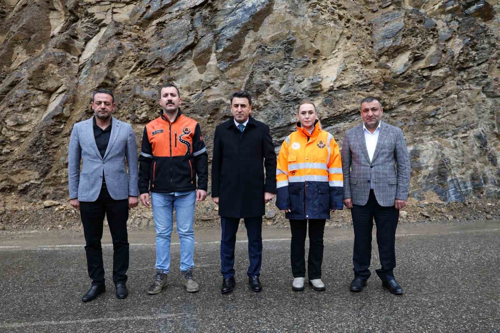 ovacik yolunda tehlikeli virajlar genisletiliyor 3
