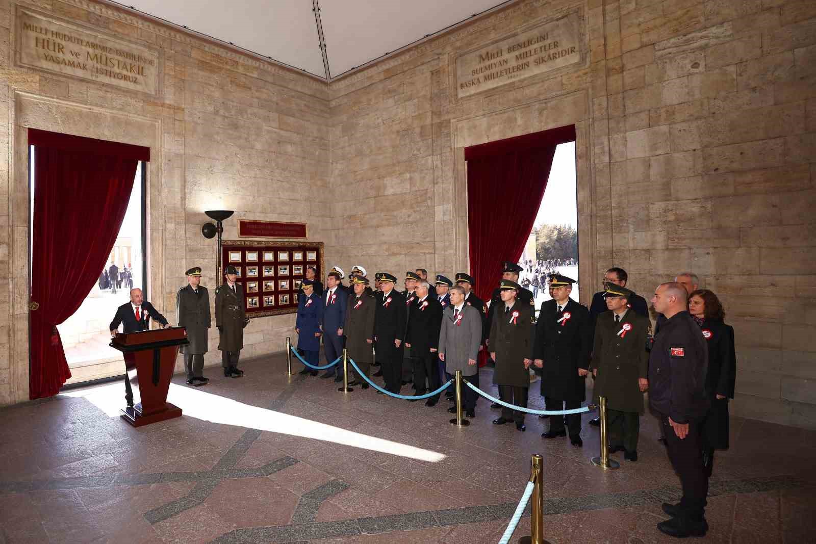 oyaktan 65inci kurulus yil donumunde anitkabire ziyaret 5 yemfdVfd