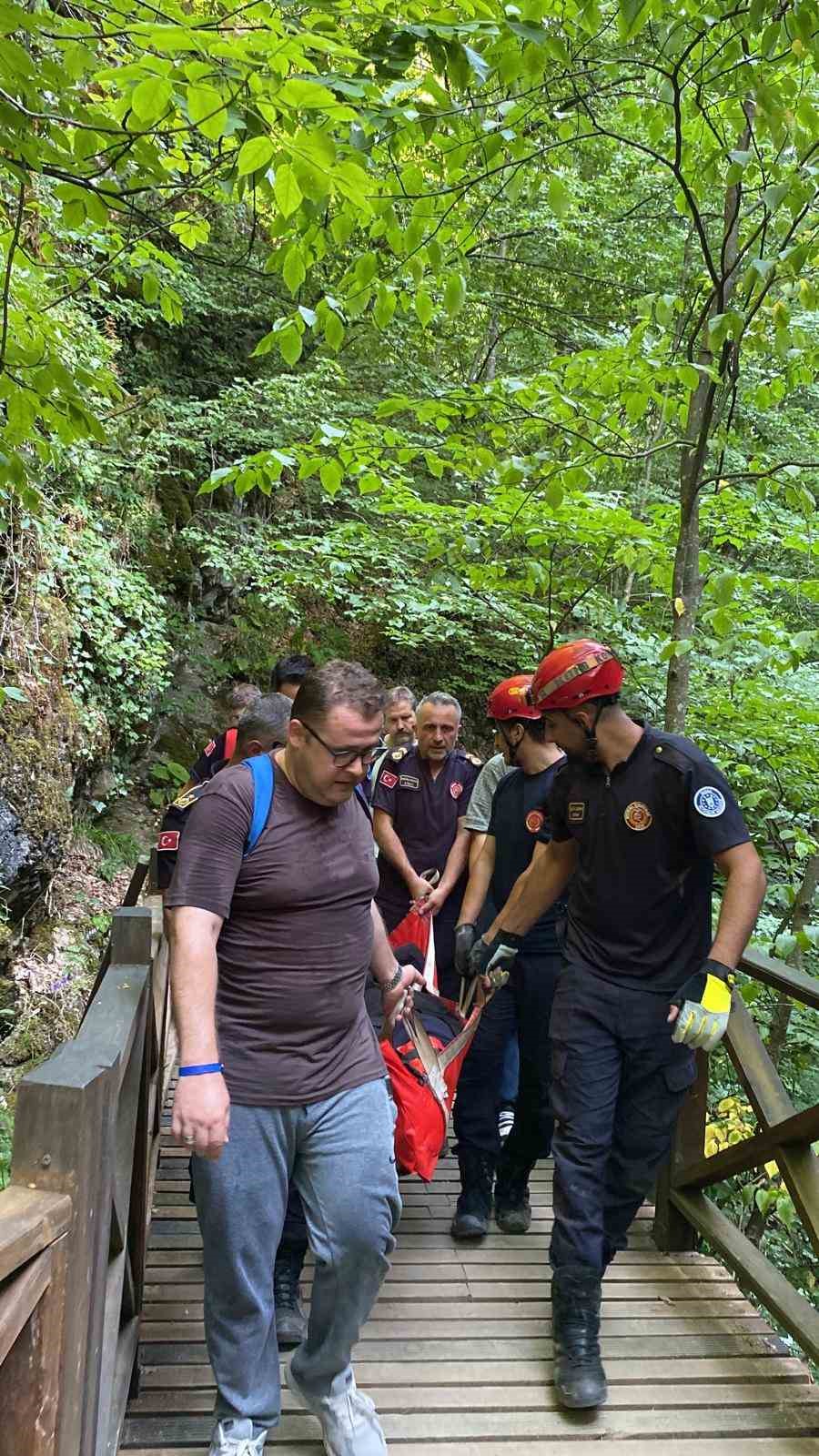 oylat selalesinde dusen kadin ekiplerin zorlu calismasiyla kurtarildi 1 RM1dDkE2