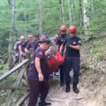 oylat-selalesinde-dusen-kadin-ekiplerin-zorlu-calismasiyla-kurtarildi-5O65VlaH.jpg