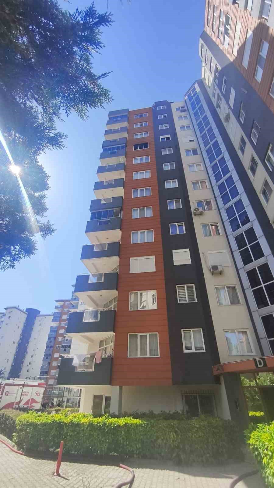 oyun oynarken yakilan mum daireyi kule cevirdi 2 ekDsBAjN