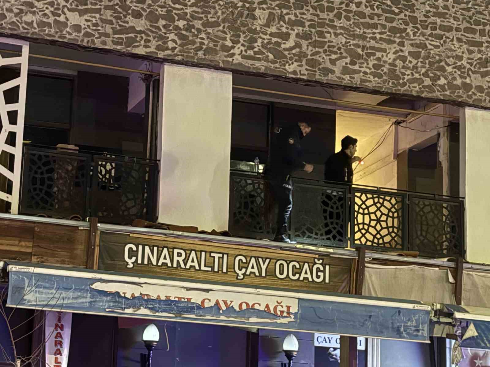 oyun salonunda cikan kavga kanli bitti 1 agir yarali 0 qNLVgkPV