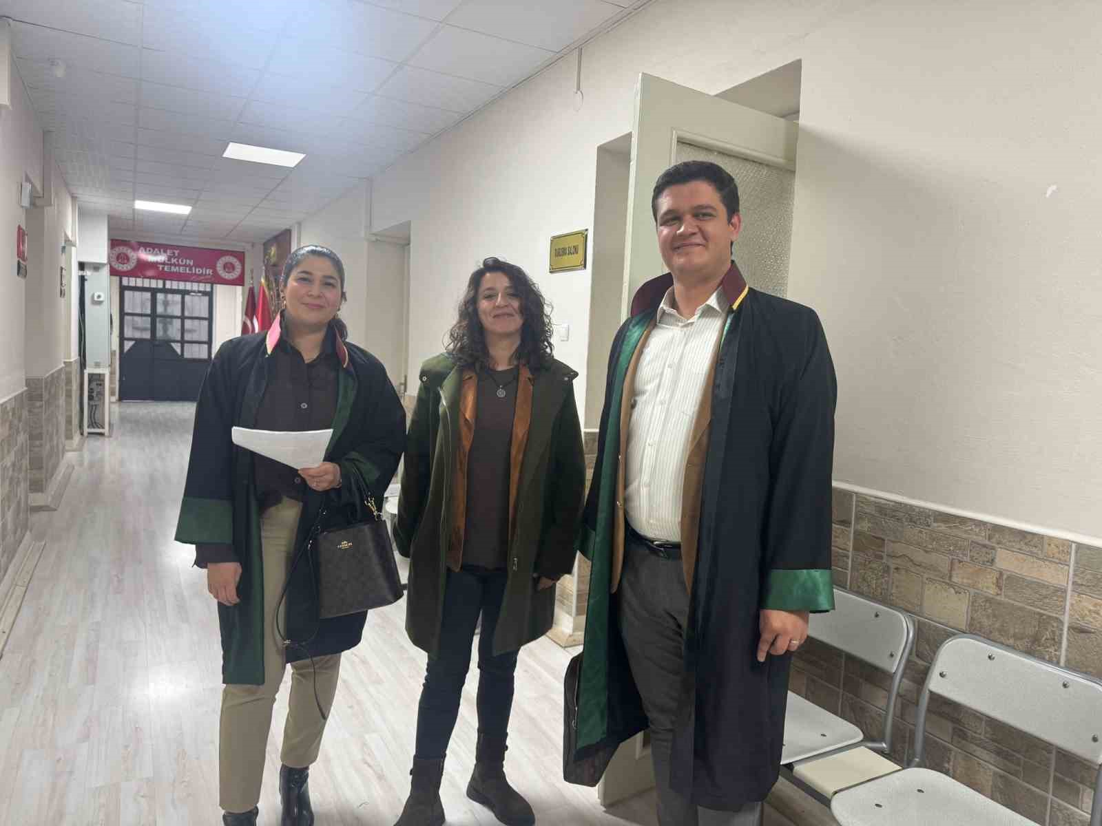 oyuncu metin akpinarin biyolojik kizi duygu nebioglu 20 yildir verdigim mucadelede ne kadar hakli seYGrFfc