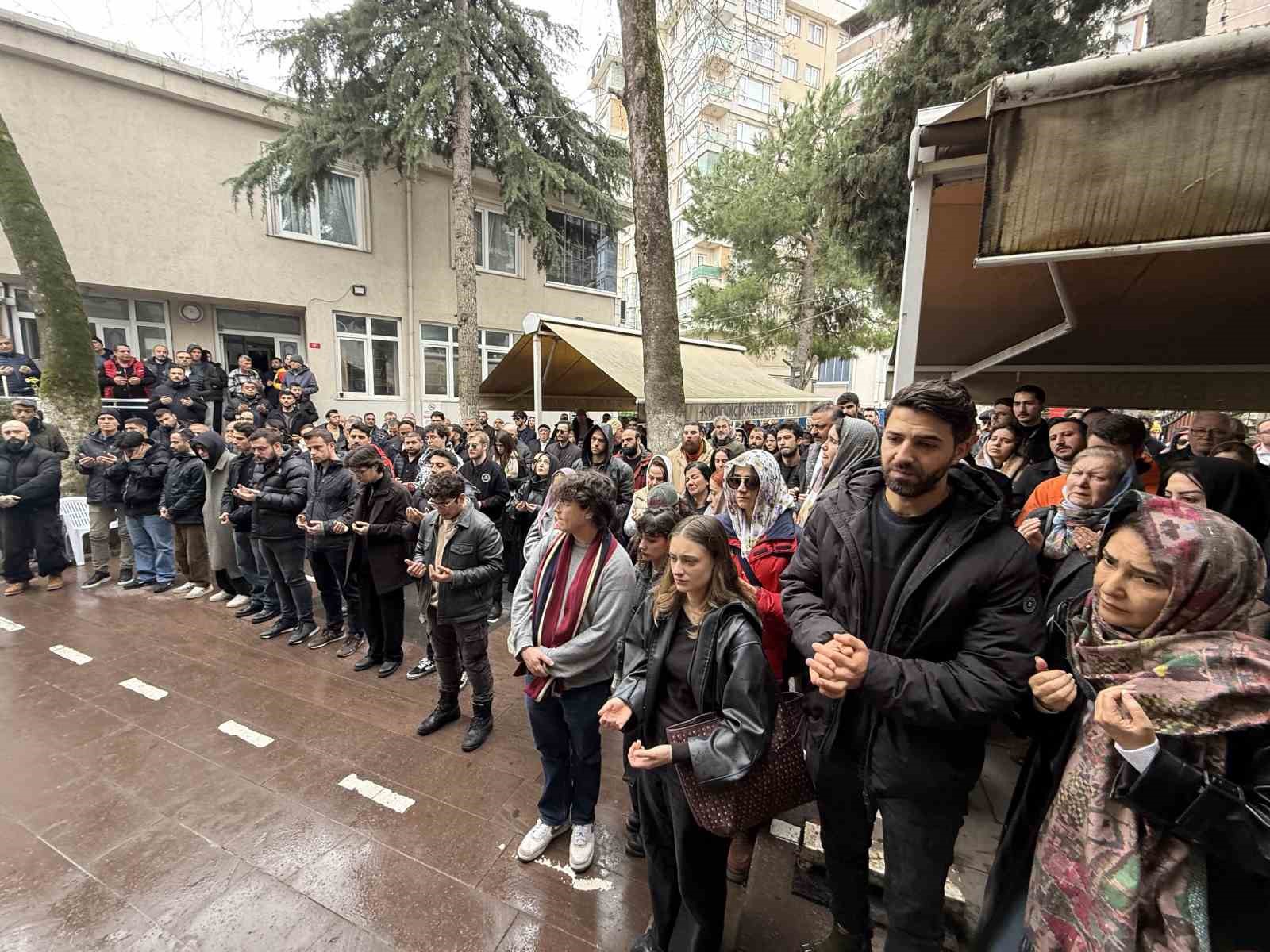 oyuncu ramazan tetik son yolculuguna ugurlandi 8 e7yhyHpa