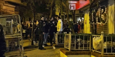 oyuncu-ufuk-bayraktar-ile-yuruyuse-katilan-kadinlar-arasinda-gerginlik-5RlGkAvP.jpg