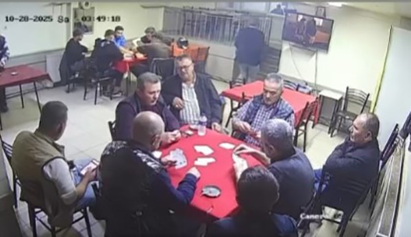 Oyunu bırakıp kaçtılar 4 oyunu birakip kactilar 0