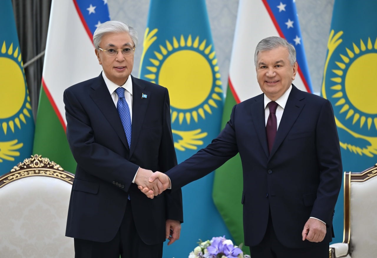 ozbekistandan kazakistan cumhurbaskani tokayeve yuksek dereceli dostluk nisani 1 hHGWIczT