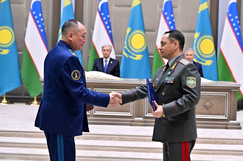 ozbekistandan kazakistan cumhurbaskani tokayeve yuksek dereceli dostluk nisani 12 htyKDRBD