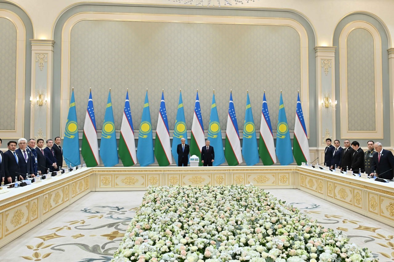 ozbekistandan kazakistan cumhurbaskani tokayeve yuksek dereceli dostluk nisani 6 4M1H6R1I
