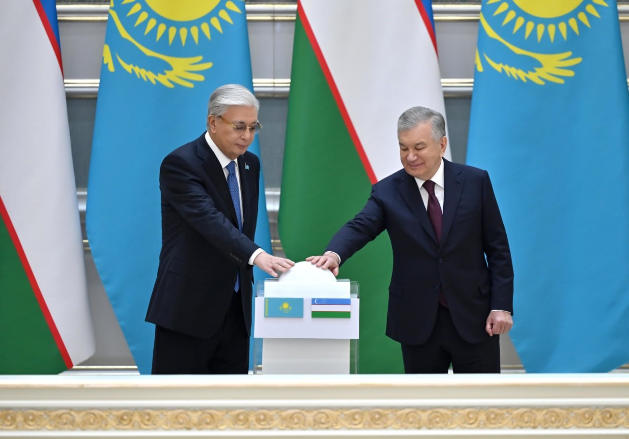 ozbekistandan kazakistan cumhurbaskani tokayeve yuksek dereceli dostluk nisani 8 3AtNcnsz