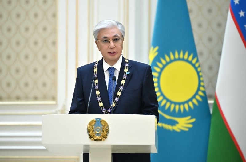 ozbekistandan kazakistan cumhurbaskani tokayeve yuksek dereceli dostluk nisani 9 dHOXZY2Z