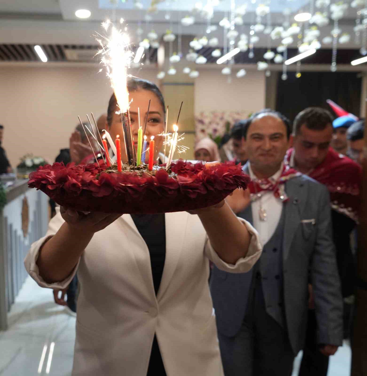 Özel bireyler askerlik kına gecesinde hem duygulandı hem eğlendi 14 ozel bireyler askerlik kina gecesinde hem duygulandi hem eglendi 10 cE8n8c8T