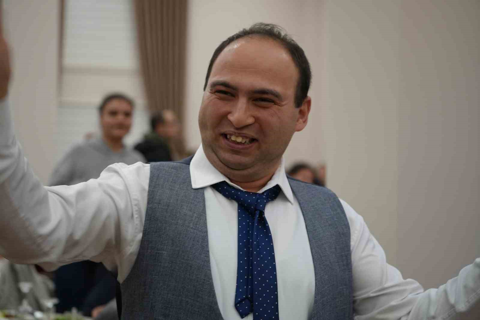 ozel bireyler muzik dolu gecede doyasiya eglendi 1 fBwuKmvZ