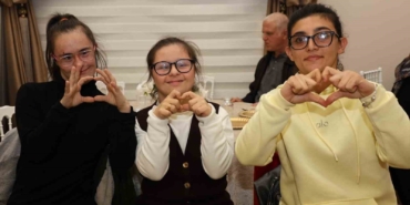 ozel-bireyler-muzik-dolu-gecede-doyasiya-eglendi-mCA5JDhn.jpg