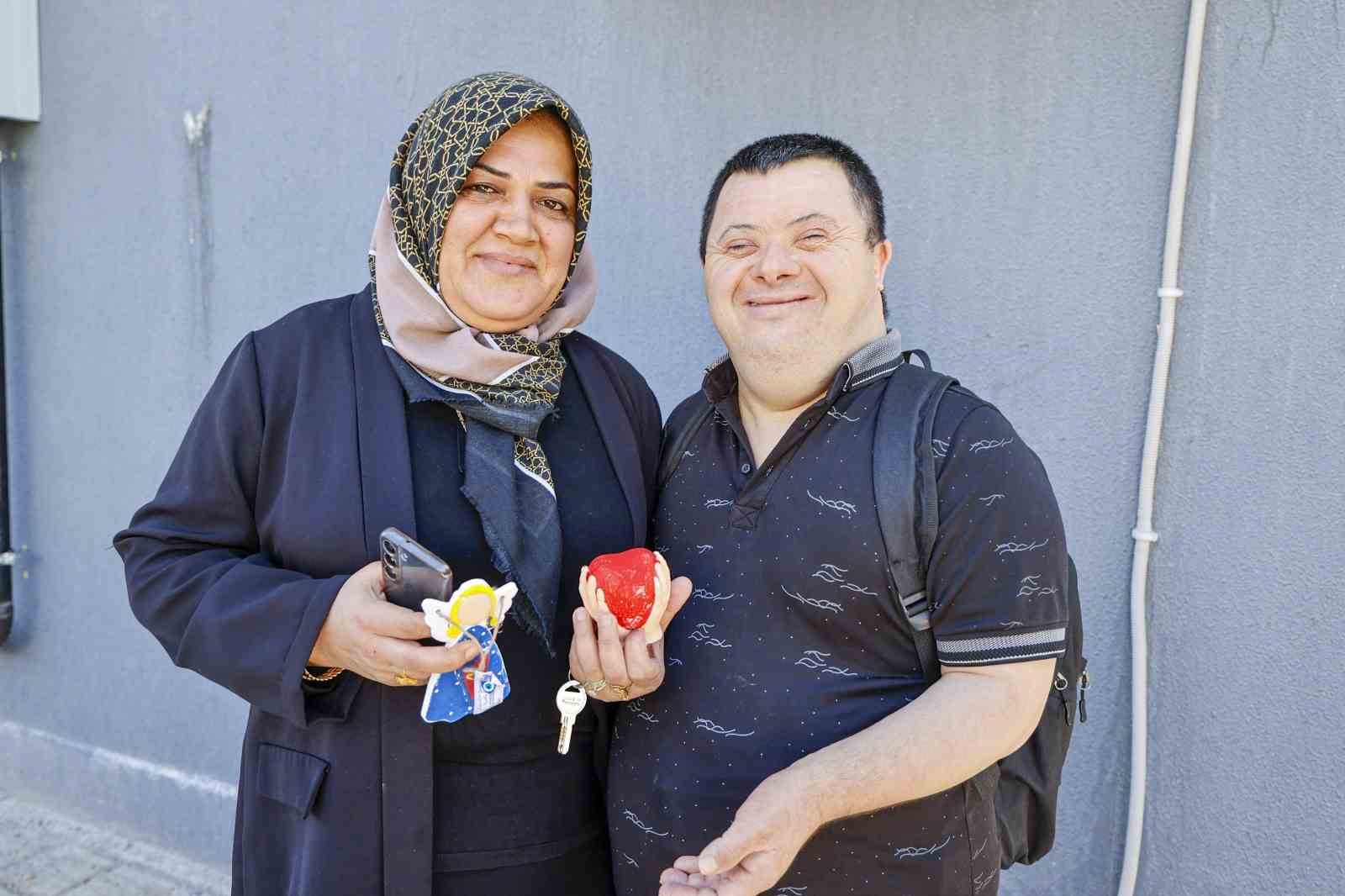 ozel bireylerden anneler gunune anlamli surpriz 0 VBXjZfKu