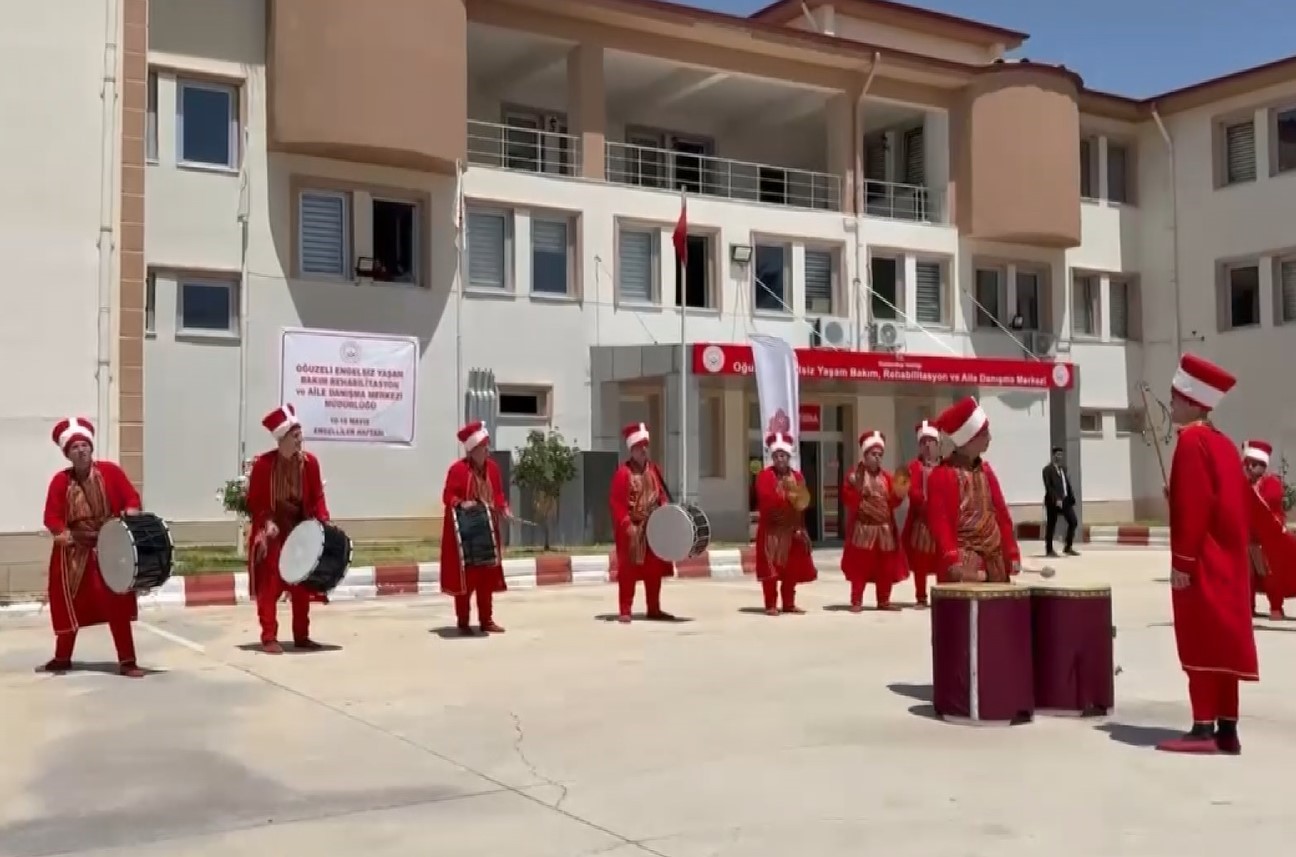 ozel bireylerden olusan mehteran takimindan ozel performans 0 TtPe2Efw