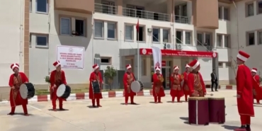 ozel-bireylerden-olusan-mehteran-takimindan-ozel-performans-6XtcHrh8.jpg