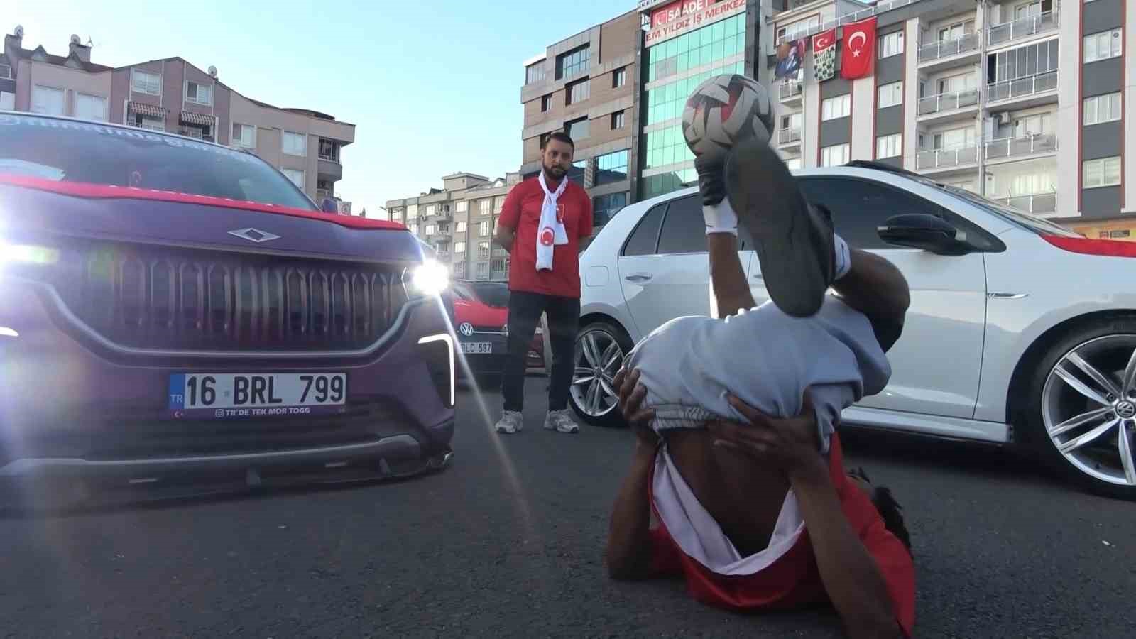 Bursa’da A Milli Takım coşkusu sokaklara taştı, 250 araçlık konvoy kenti turladı 10 ozel bursada a milli takim coskusu sokaklara tasti 250 araclik konvoy kenti turladi 6 HHtlLqG4
