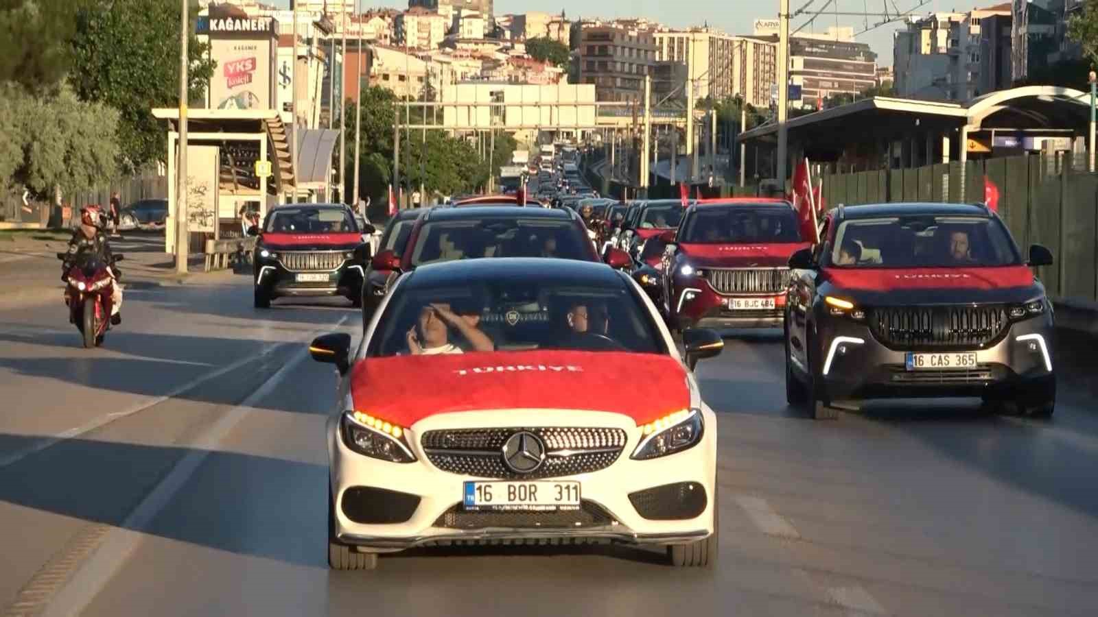Bursa’da A Milli Takım coşkusu sokaklara taştı, 250 araçlık konvoy kenti turladı 12 ozel bursada a milli takim coskusu sokaklara tasti 250 araclik konvoy kenti turladi 8 Jm7SpqXn