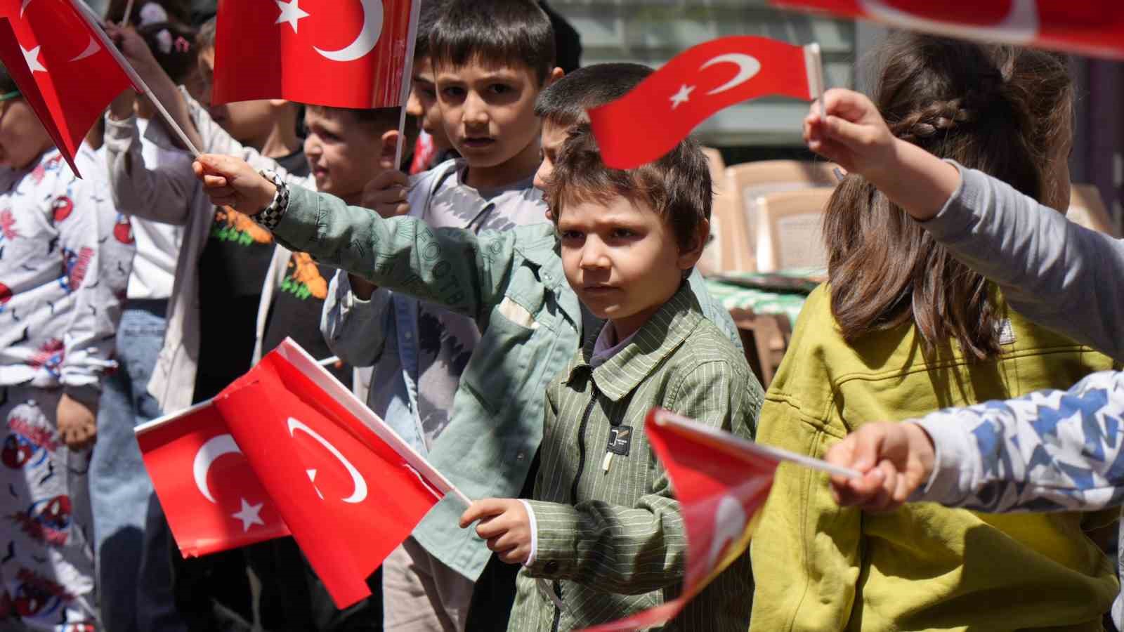 ozel cocuklar tosbaga arabalarla konvoy yapti 4 mVpDtv4k