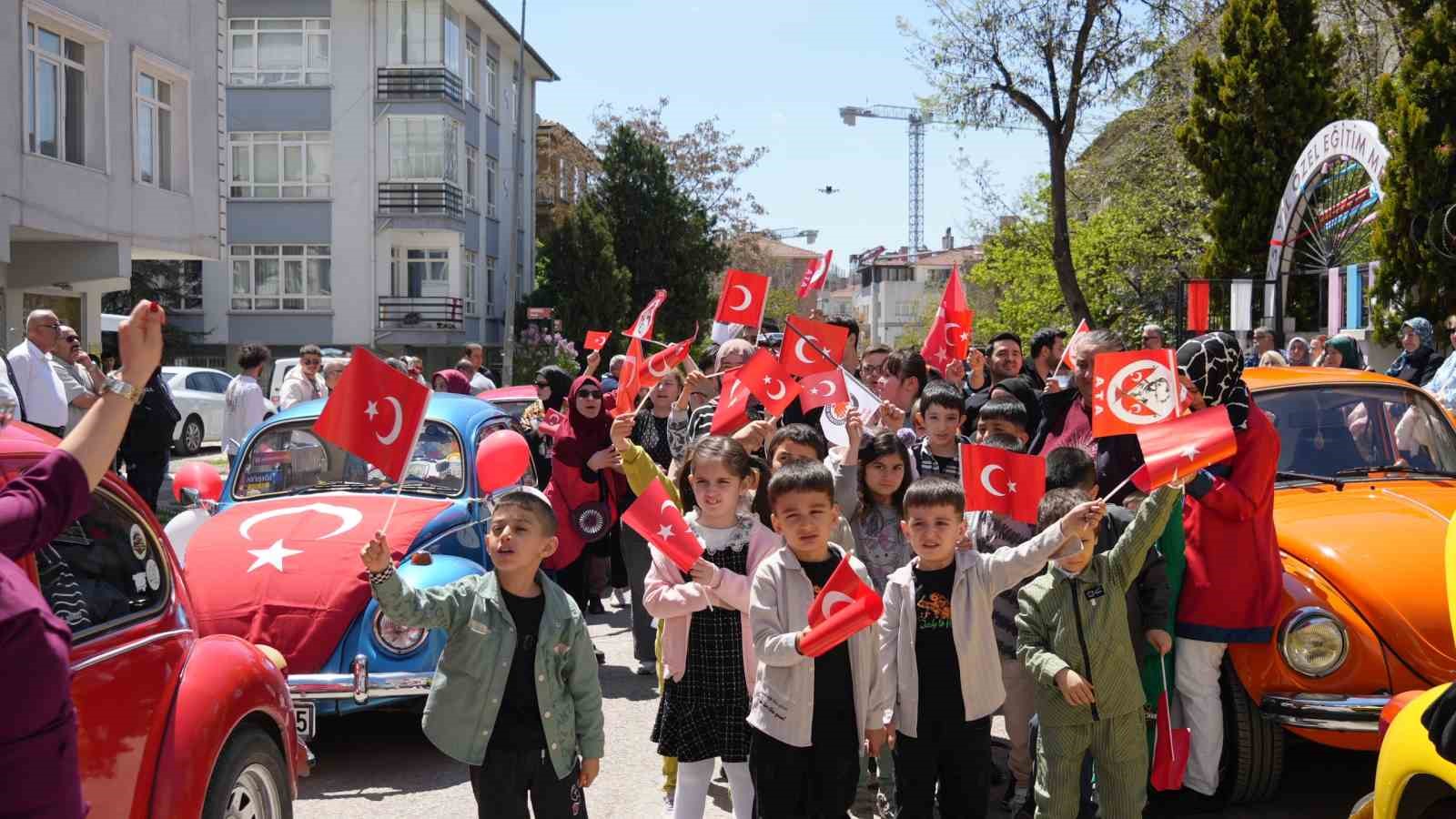 ozel cocuklar tosbaga arabalarla konvoy yapti 7 EAD5kEVu