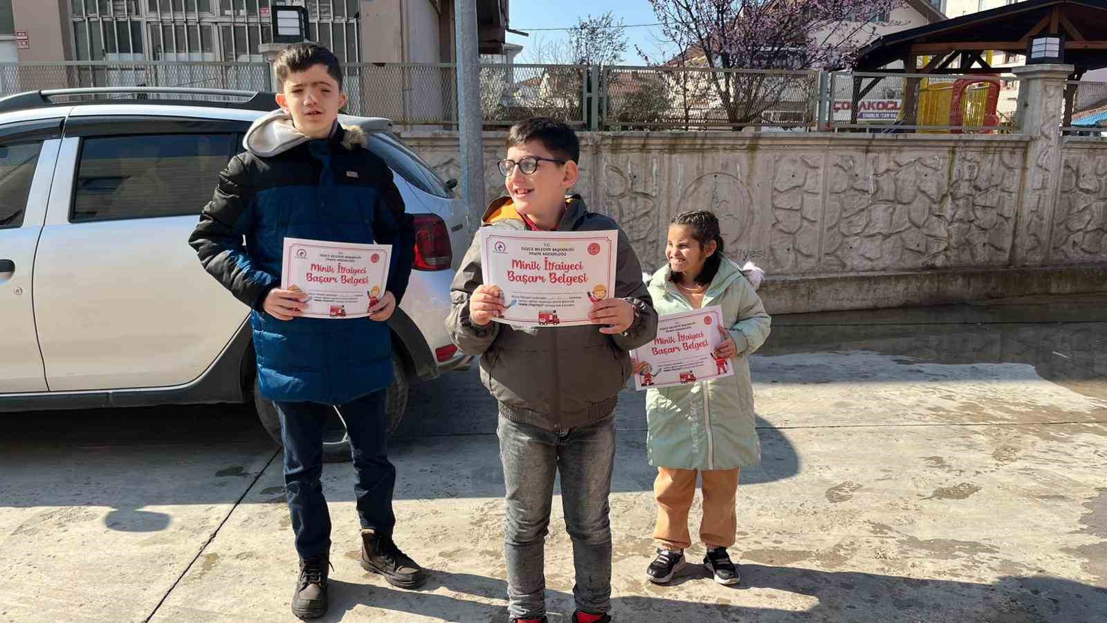 ozel cocuklarin itfaiyeci olma hayali gercege donustu 1 Hus9cnuv