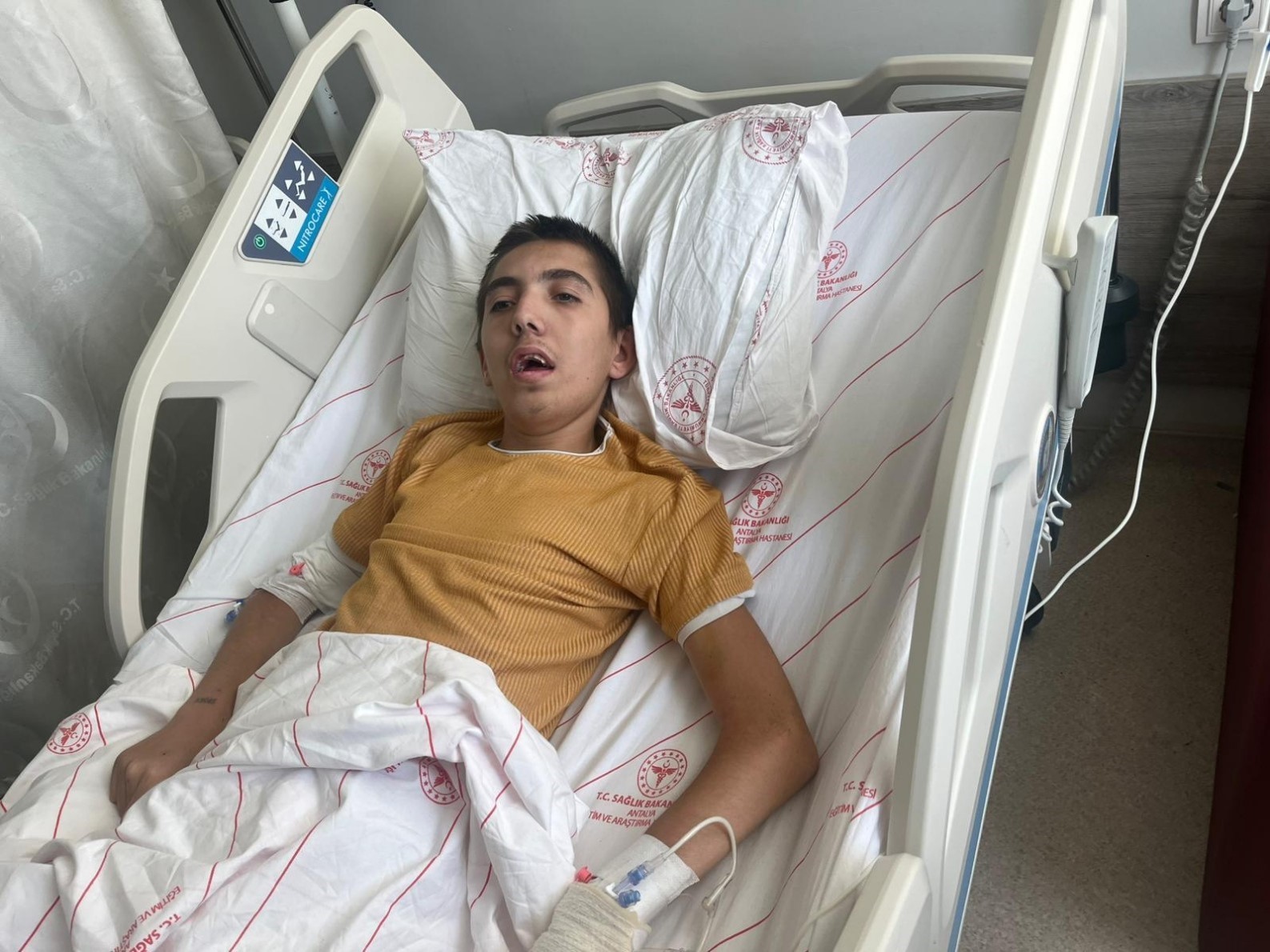 Özel eğitim merkezinin düşmedi dediği otizmli gencin düştüğü anın görüntüleri ortaya çıktı 6 ozel egitim merkezinin dusmedi dedigi otizmli gencin dustugu anin goruntuleri ortaya cikti 2 iwER3RTl