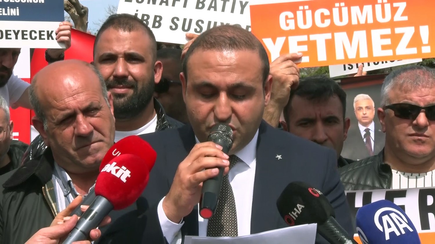 ozel halk otobusu esnafindan sarachanede mesaj ucretsiz tasima durabilir 1 GhXuv7dE