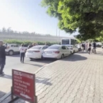 ozel-halk-otobusu-ile-iki-otomobilin-karistigi-kazada-yaralanan-olmadi-Cn7QUBOW.jpg