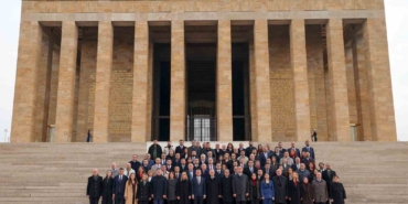 ozel-kurultayimizda-yenilenen-parti-programimiz-guncellenen-tuzugumuz-ve-yeni-kadrolarimizla-birlik-ve-beraberlik-icinde-gRXfGv5f.jpg