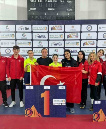 ozel-sporcular-para-masa-tenisi-mili-takimi-dunya-sampiyonu-pbmMZefI.jpg